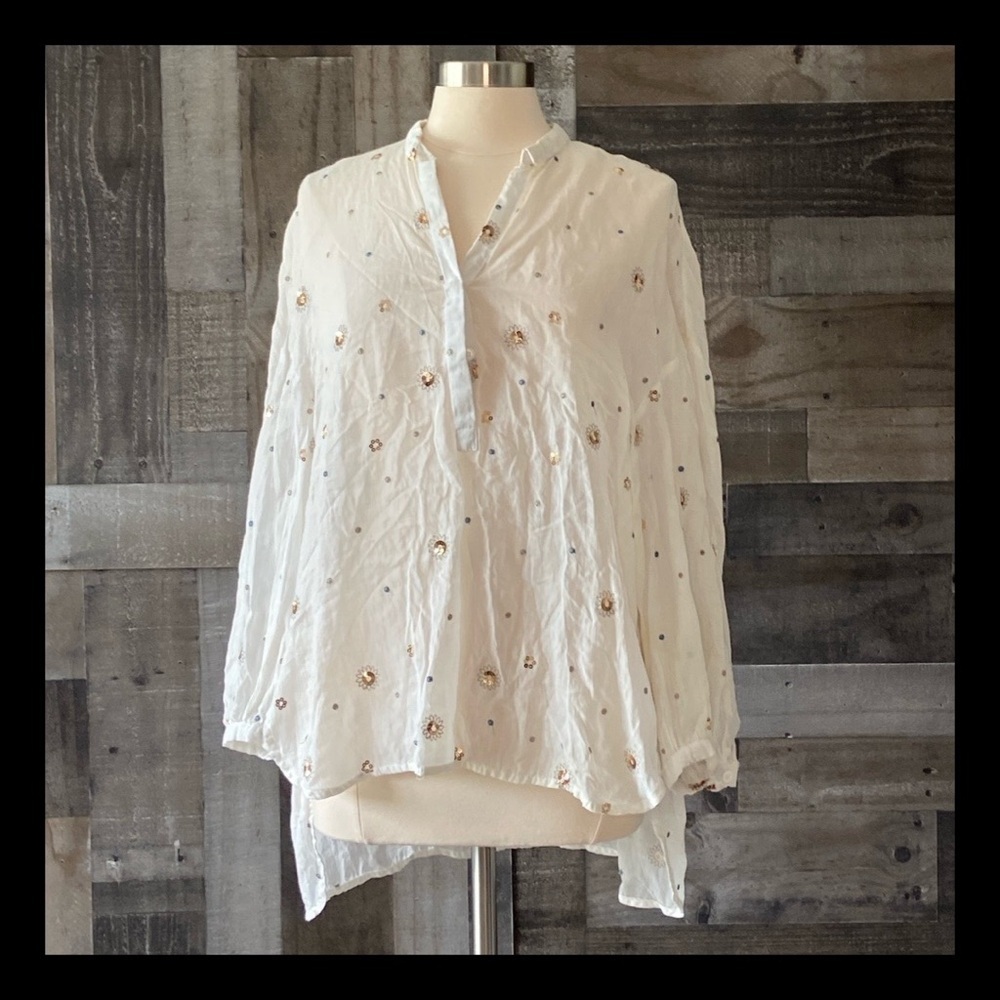 Elegant Henley top small embroidered sequin old money euro summer resortwear